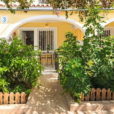 Zante Palace מלון דירות 3*