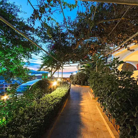 Zante Апарт-отель 3*
