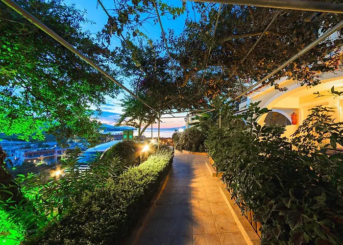 Zante Aparthotel 3*