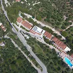 Zante Palace מלון דירות 3*